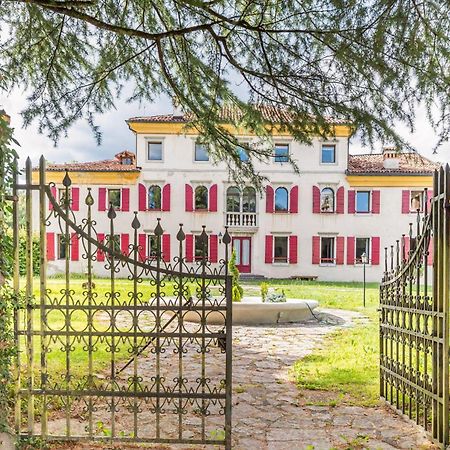 Belluno Timeless Charm - Stunning Aparment In Villa Exterior photo